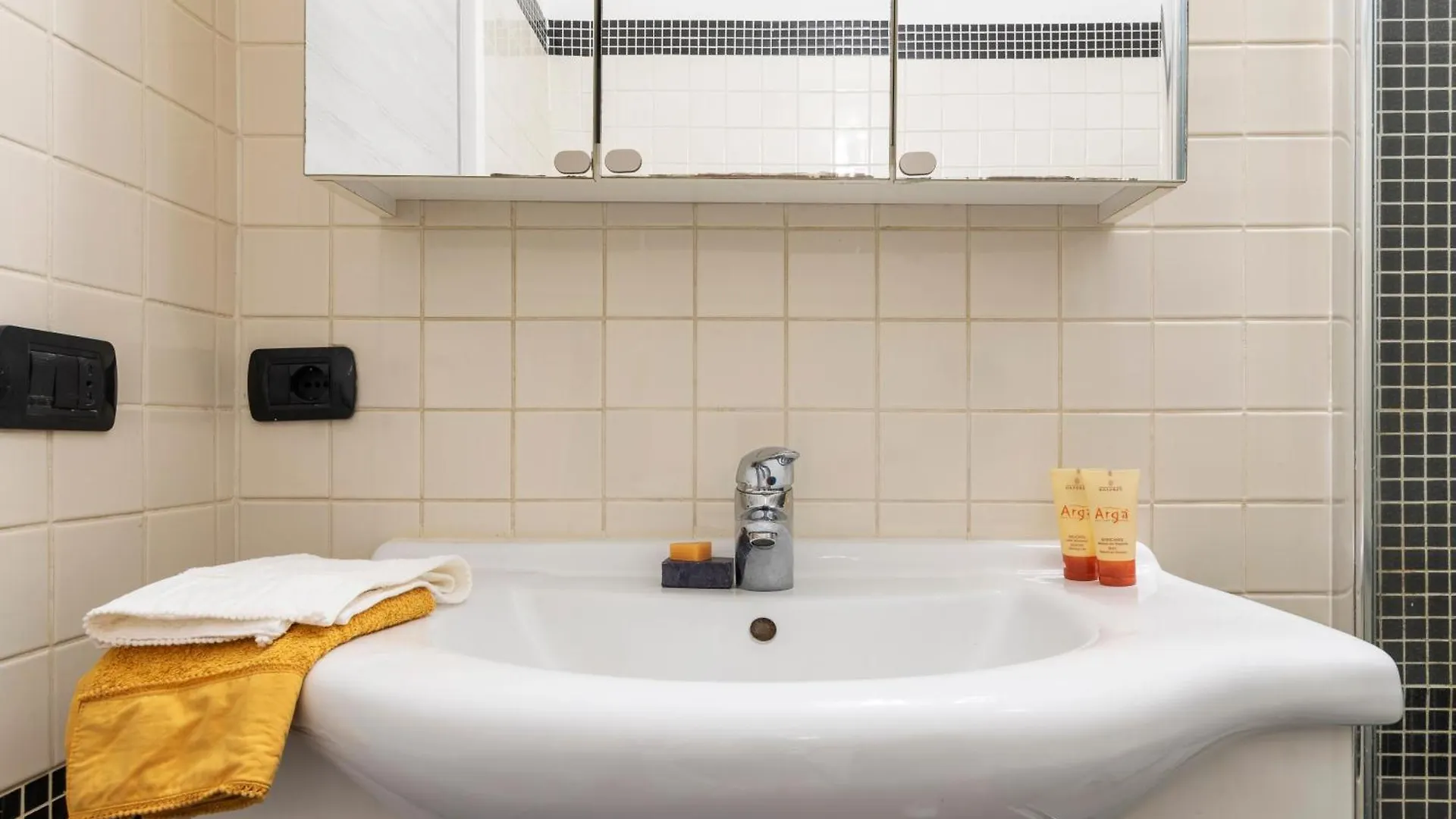 Apartment Centrale Flexyrent - Steps From Train Station Milan